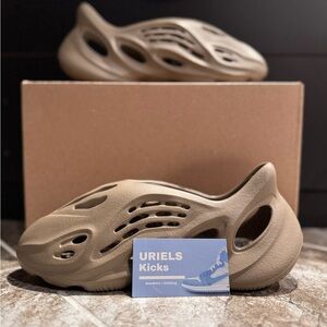 Yeezy Foam Runner Adidas, Stone Taupe - Size 10 Men - ID4752